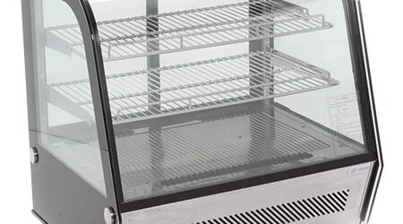 Vitrina fría de mesa negra ideal para panaderías, pastelerías, carnicerías y restaurantes. Mantén tus alimentos frescos, visibles y listos para la venta con un diseño elegante y eficiente. Perfecta para emprendedores y negocios de la industria alimentaria que buscan calidad, refrigeración y presentación profesional.